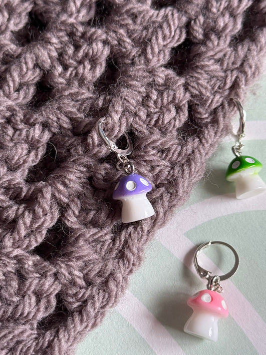 Mushroom stitch marker